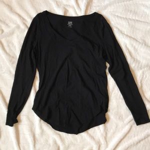 black old navy v-neck